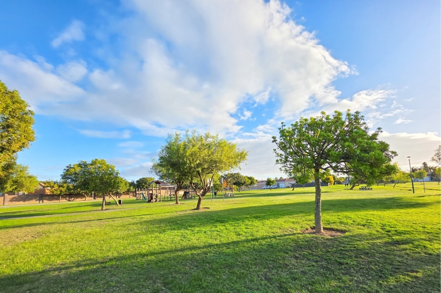 To Let 2 Bedroom Property for Rent in Kleinbron Park Western Cape